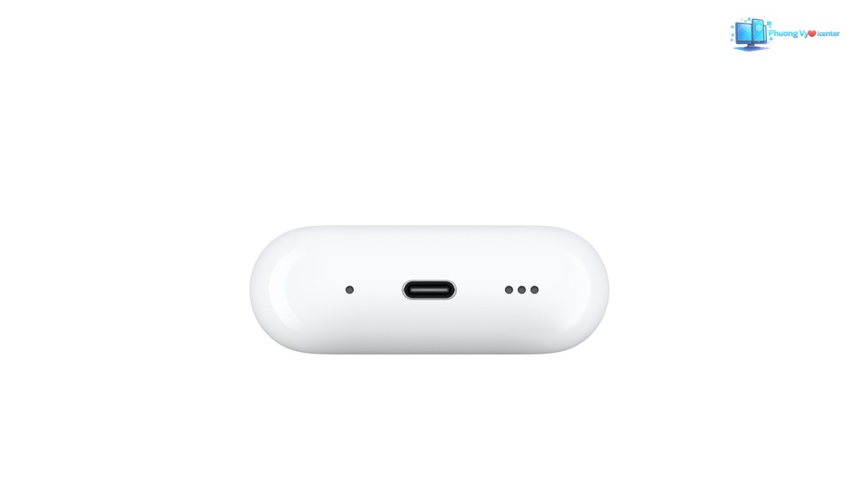 Apple AirPods Pro Gen 2 với cận cảnh đáy hộp sạc, cổng sạc ở giữa và các lỗ nhỏ hai bên