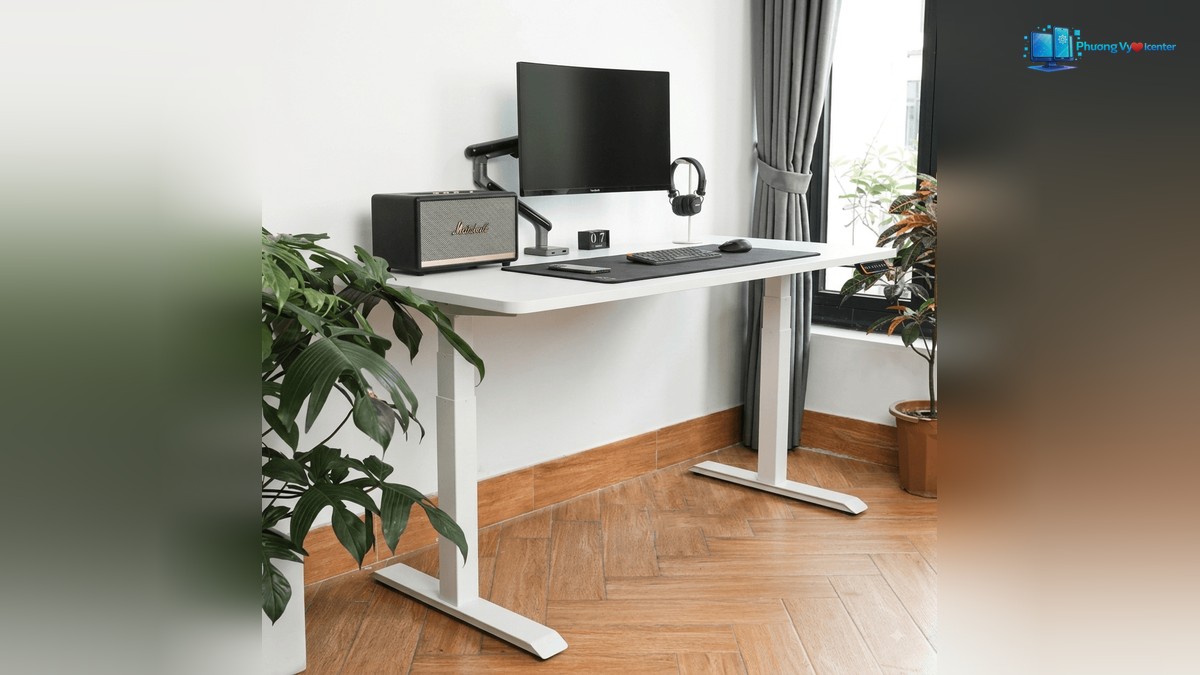 Bàn nâng hạ thông minh Manson Omni Desk trong ảnh giới thiệu