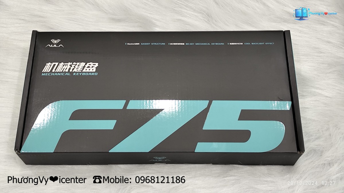 Hộp AULA F75 Pro Polar Black màu đen với chữ F75 xanh lớn trên nền lông trắng