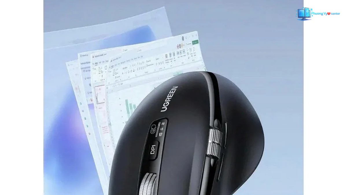 UGREEN M751 chụp nghiêng trên nền đồ họa, phía trên có chữ Hyper-Fast Scroll
