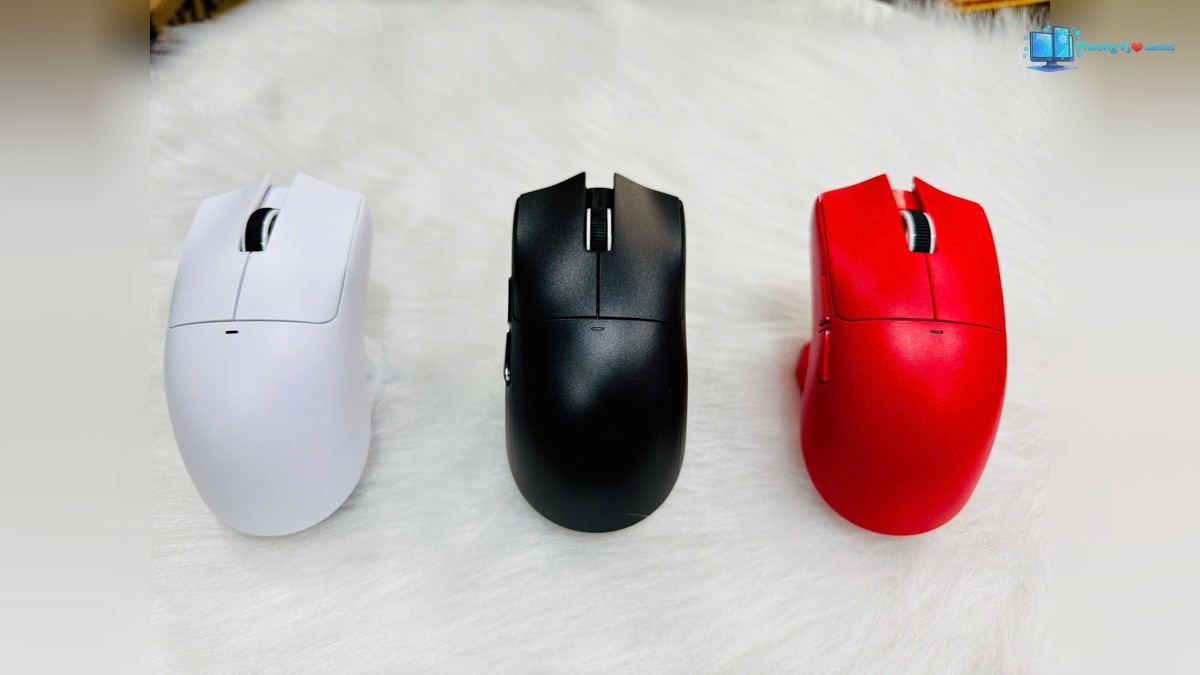 Mặt trên ATTACK SHARK X11 trắng, đen và đỏ, thấy rõ nút bấm và con lăn