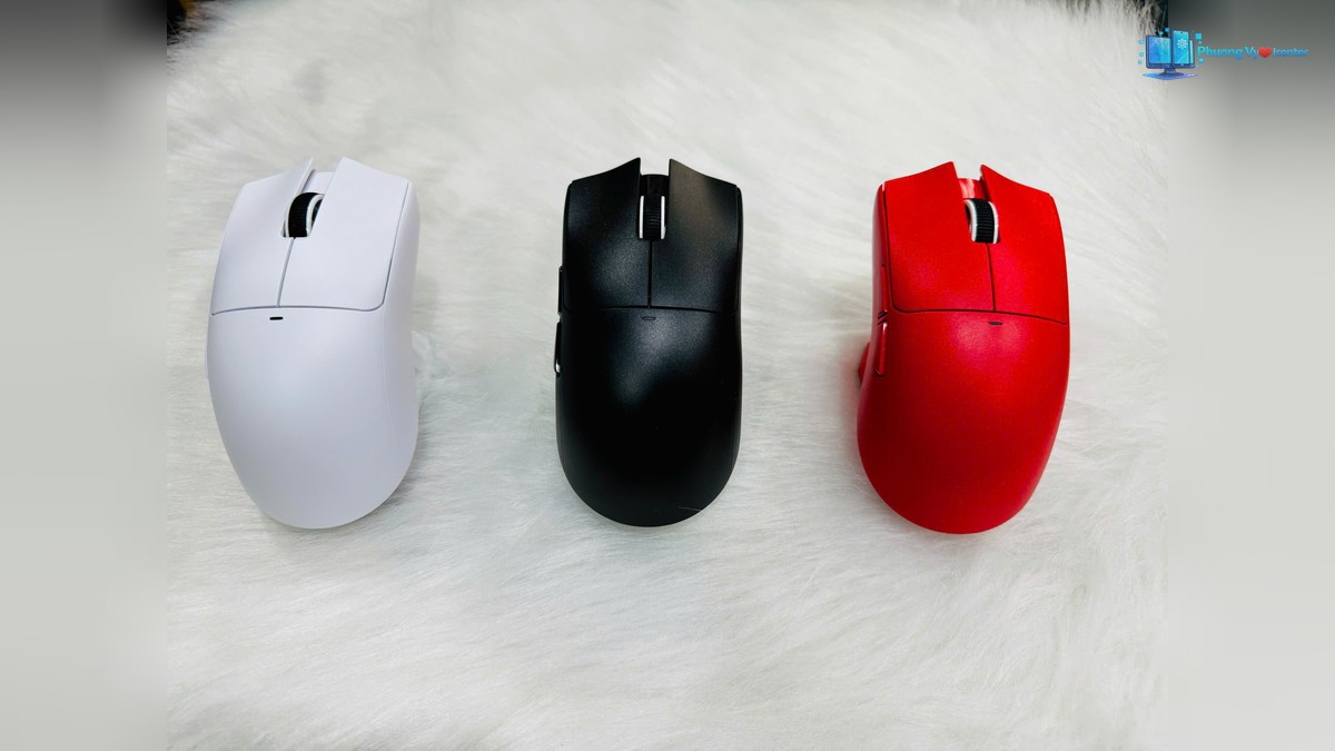 ATTACK SHARK X11 màu trắng, đen và đỏ xếp ngang, nhìn từ trên xuống