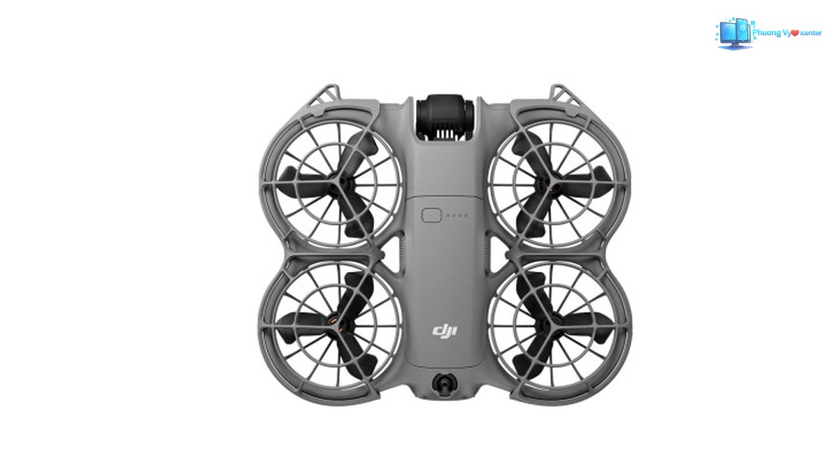 DJI Neo 2 nhìn từ trên xuống với nút trên thân và bốn cánh quạt có khung bảo vệ