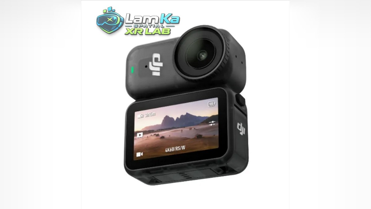 DJI Osmo Nano gắn trên mô-đun màn hình đang bật, nhìn từ góc nghiêng
