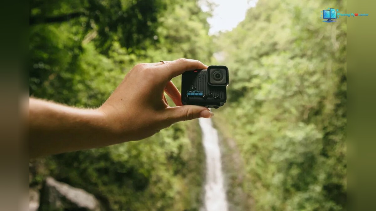 GoPro HERO trong hình giới thiệu khả năng quay video
