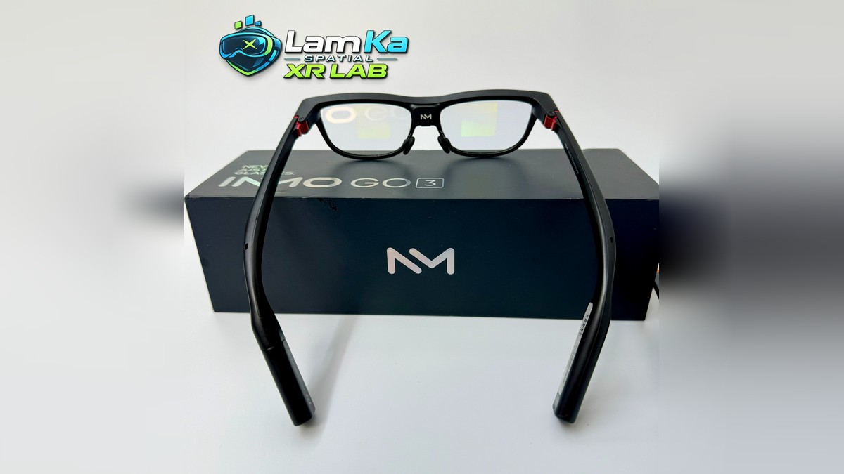 Mặt trong kính INMO GO3 với đệm mũi và hai càng mở hướng về phía người xem