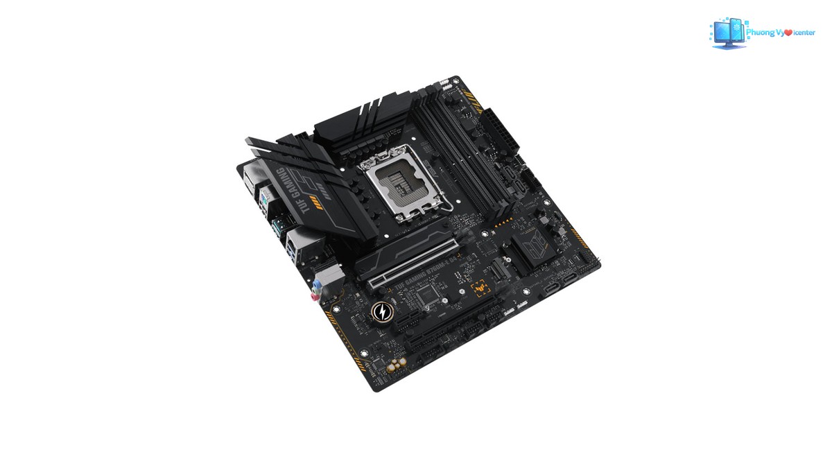 ASUS TUF GAMING B760M-E D4 chụp nghiêng chéo, thấy mặt linh kiện và cụm cổng bên cạnh