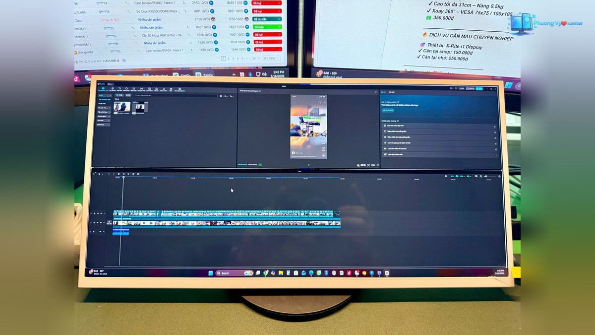 Màn hình di động BOE 17 inch hiển thị phần mềm dựng video với dòng thời gian nhiều đoạn clip